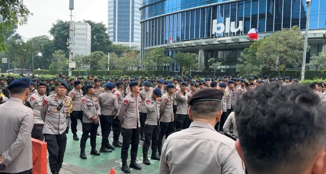 Massa Buruh Mulai Padati Jalan MH Thamrin, Ratusan Aparat Disiagakan