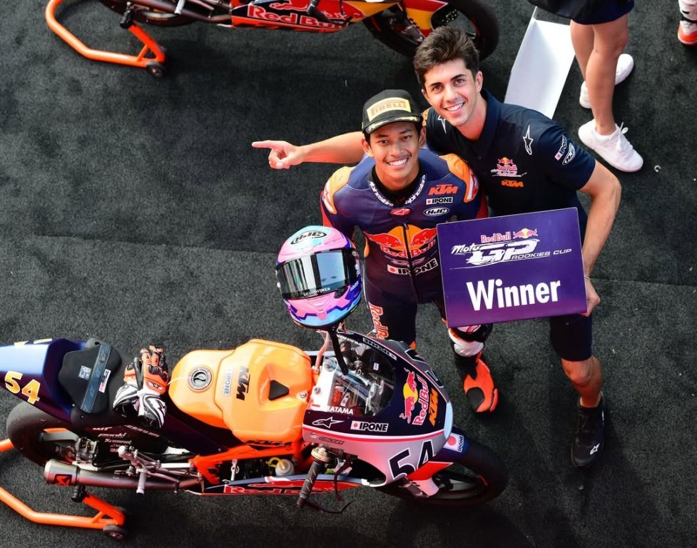 Kiandra Ramadhipa Lampaui Catatan Veda Ega Pratama di Moto3 Junior, Ini Perbandingan Prestasinya